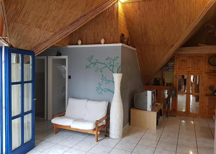 Aron Apartman