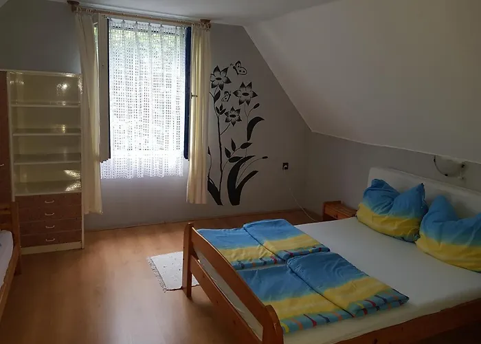 Aron Apartman