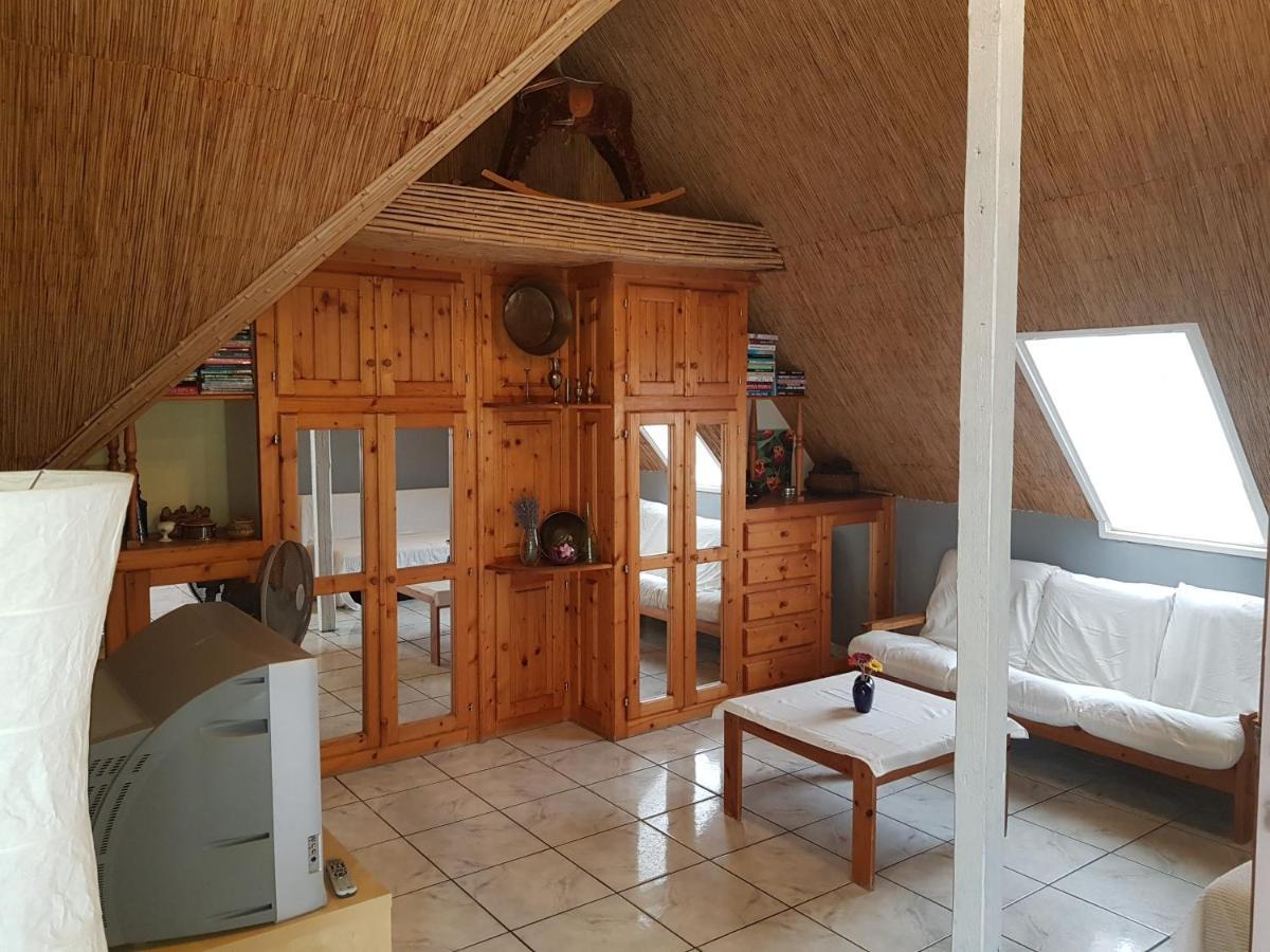 Aron Apartment